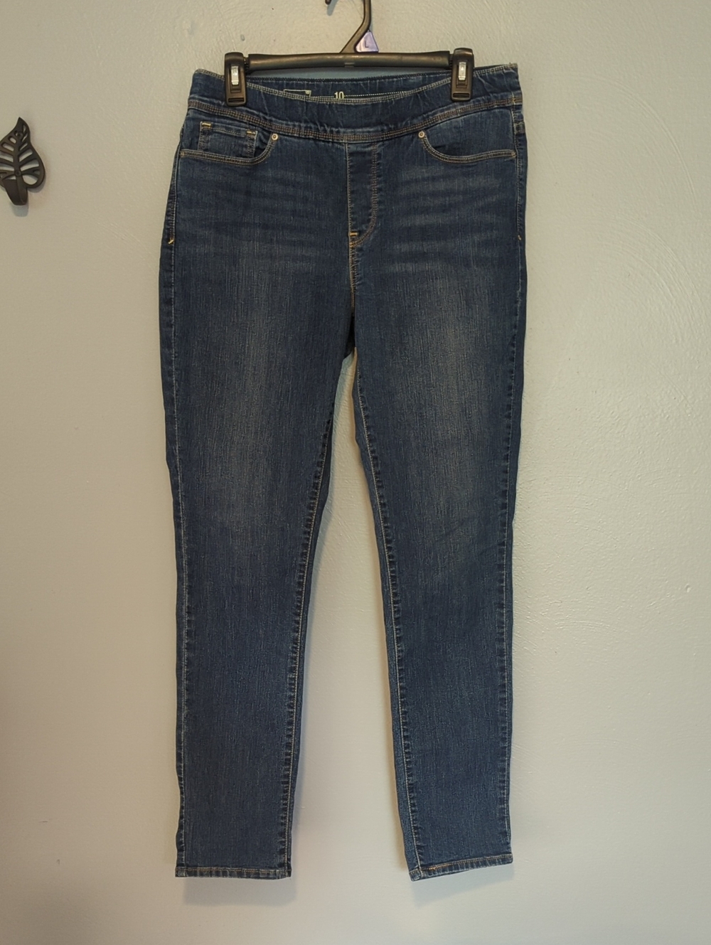 Levi's Brand Fitted Body Con Jeggings with Pockets 10 Comfortable Denim look